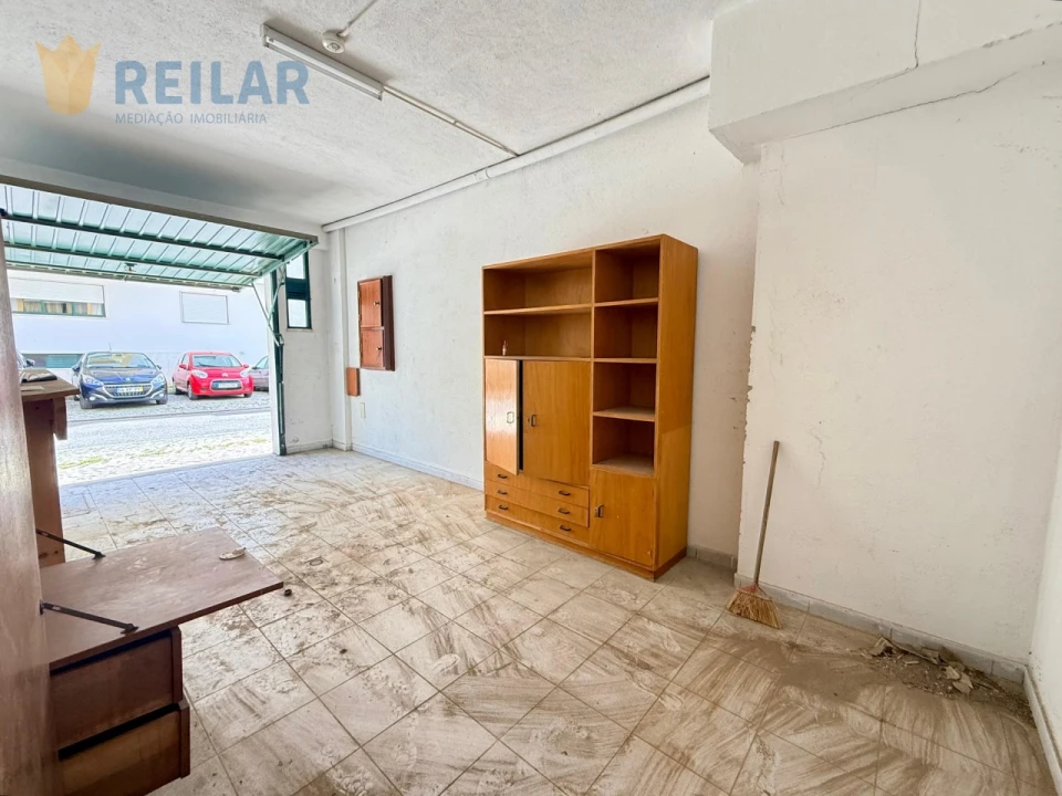 Garagem para Venda em Póvoa de Santa Iria e Forte da Casa Foto 9