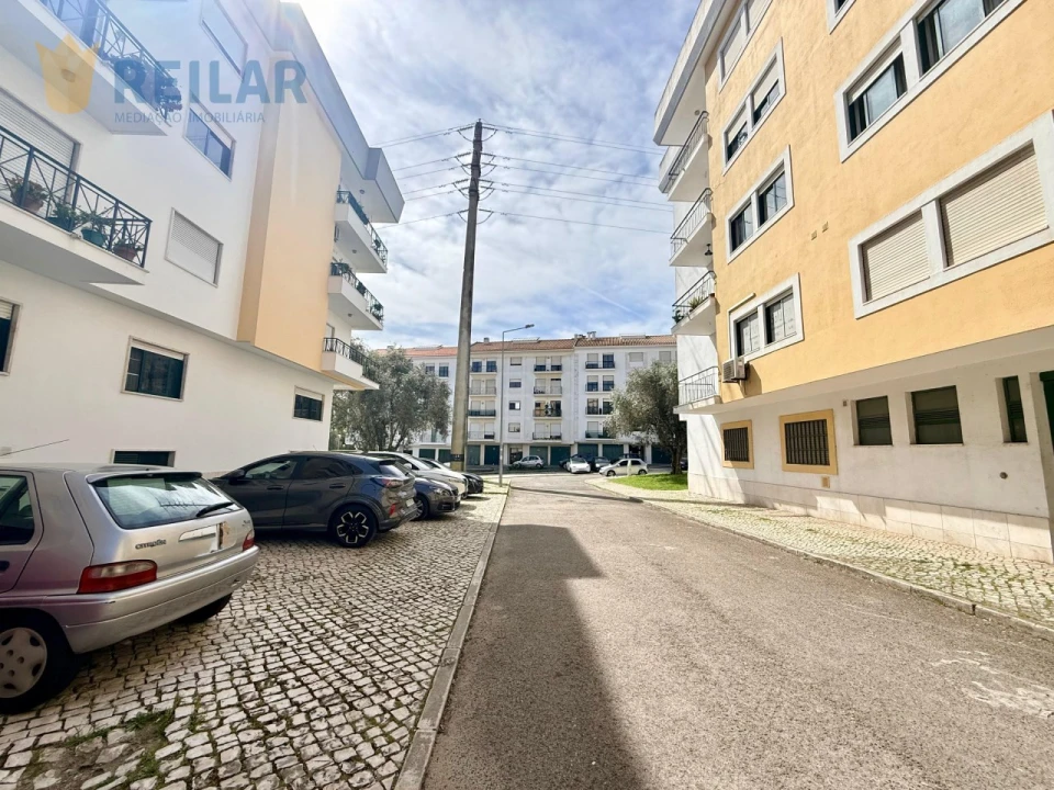 Garagem para Venda em Póvoa de Santa Iria e Forte da Casa Foto 14