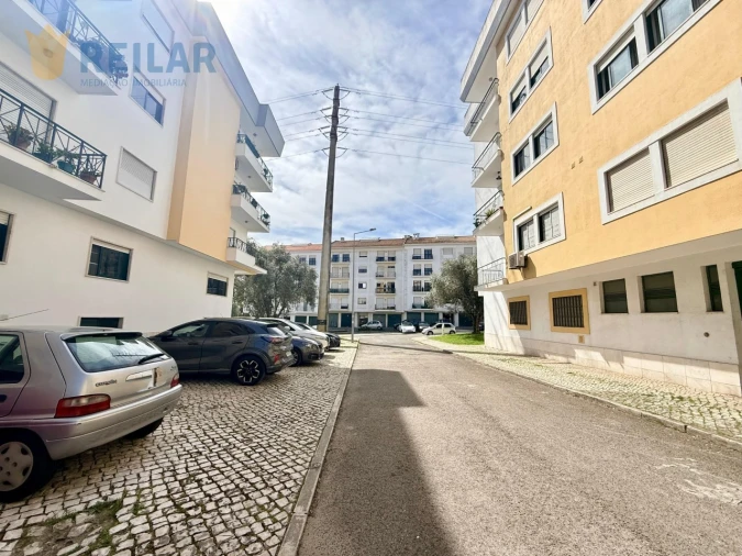 Garagem para Venda em Póvoa de Santa Iria e Forte da Casa Foto 14