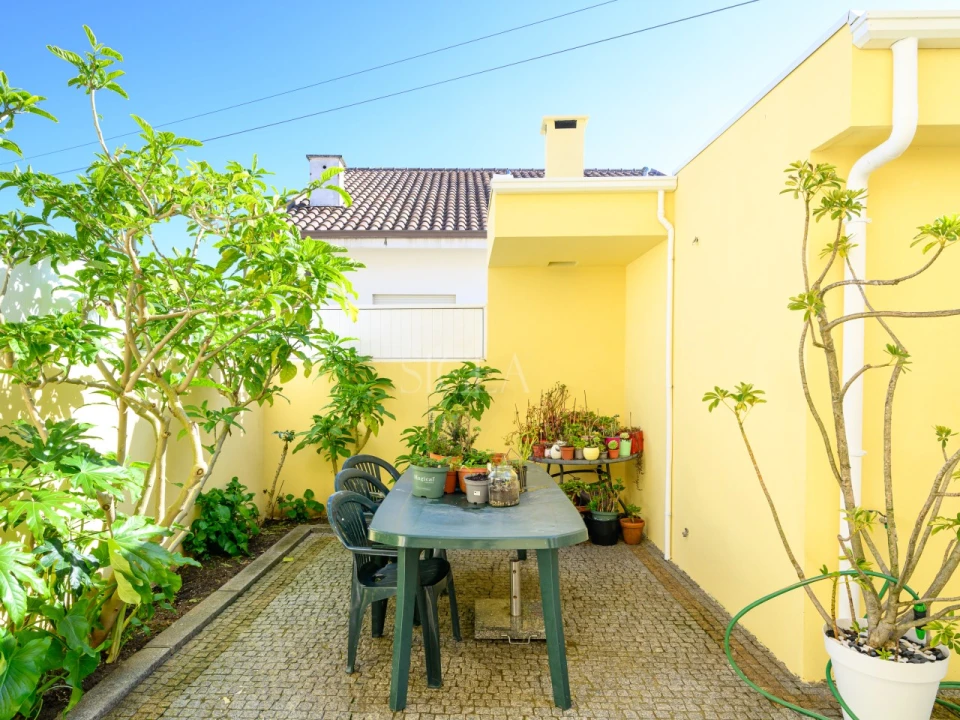 Moradia T4 para Venda em Serzedo e Perosinho Foto 4