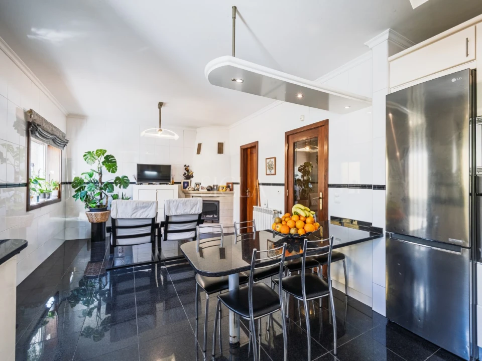 Moradia T4 para Venda em Serzedo e Perosinho Foto 10