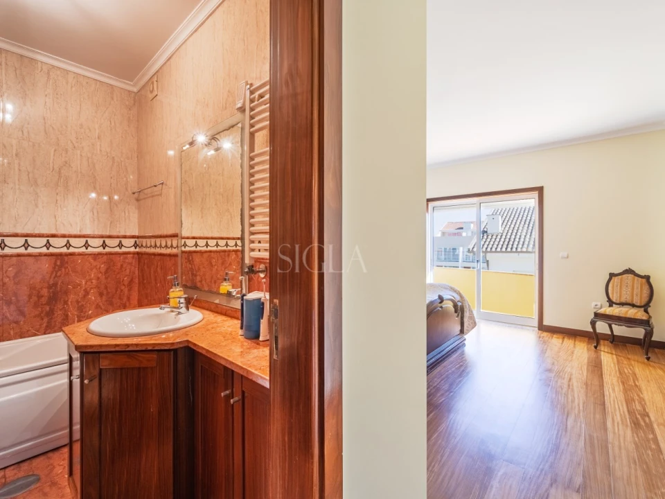 Moradia T4 para Venda em Serzedo e Perosinho Foto 18