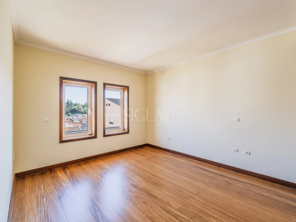 Moradia T4 para Venda em Serzedo e Perosinho Foto 23