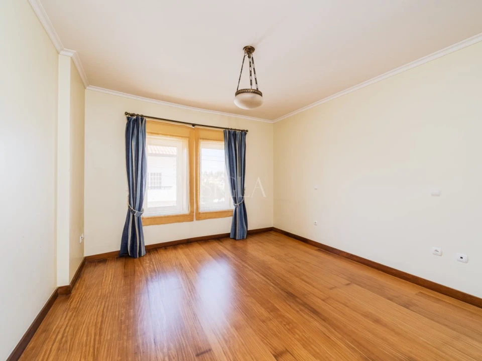 Moradia T4 para Venda em Serzedo e Perosinho Foto 25