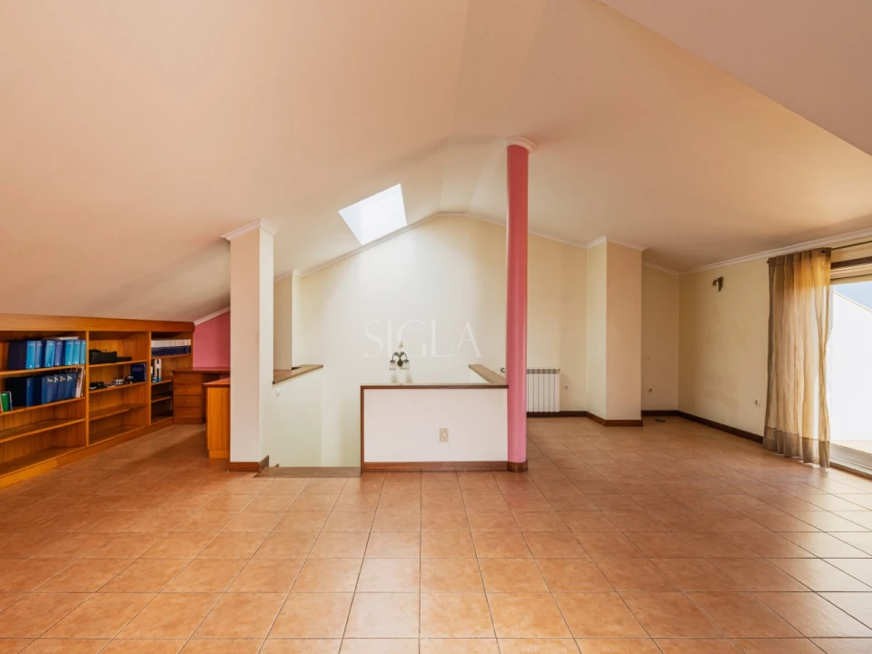 Moradia T4 para Venda em Serzedo e Perosinho Foto 30