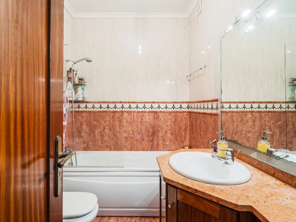 Moradia T4 para Venda em Serzedo e Perosinho Foto 33