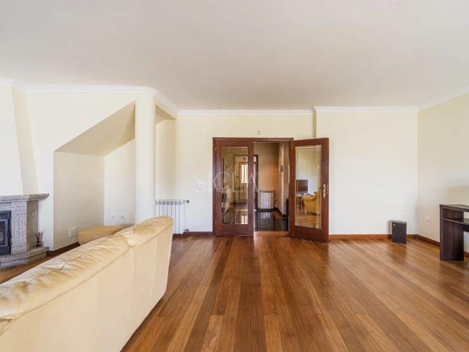 Moradia T4 para Venda em Serzedo e Perosinho Foto 9