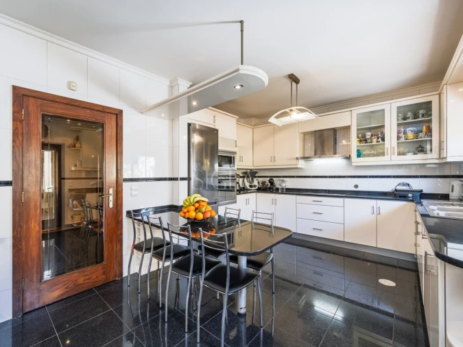 Moradia T4 para Venda em Serzedo e Perosinho Foto 13