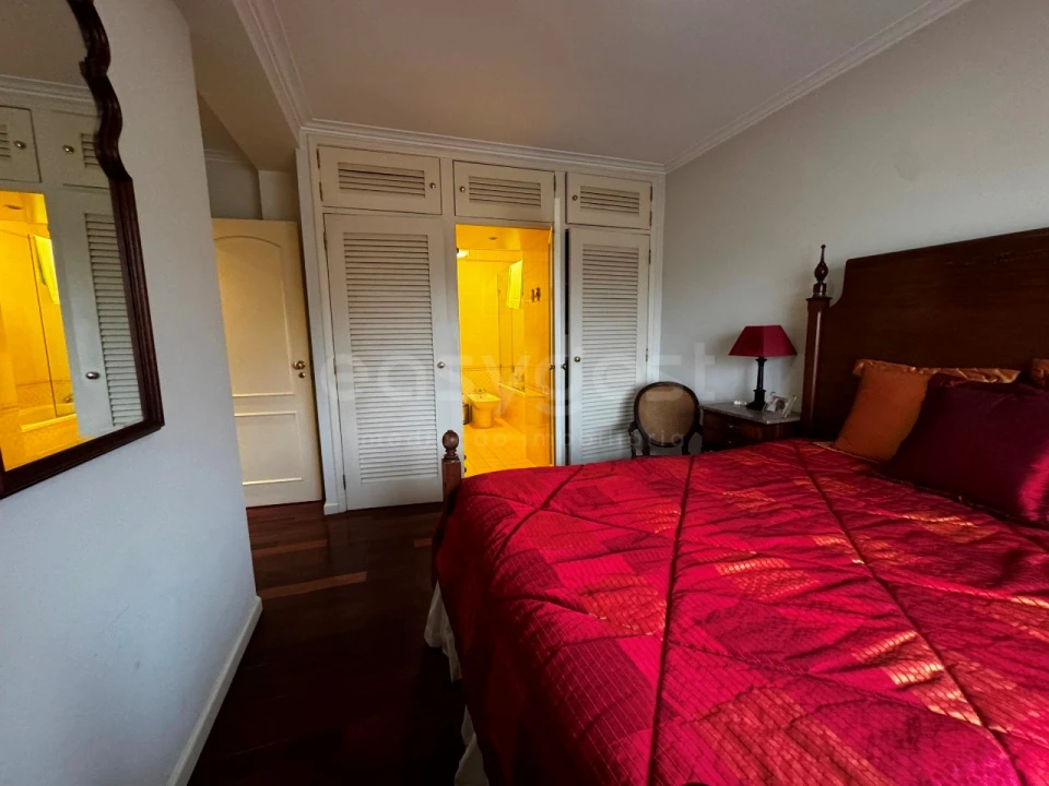 Apartamento T3 para Arrendamento em Santo Antonio dos Olivais Foto 13