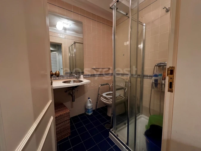 Apartamento T3 para Arrendamento em Santo Antonio dos Olivais Foto 5