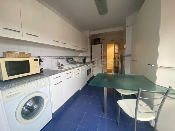 Apartamento T3 para Arrendamento em Santo Antonio dos Olivais Foto 10