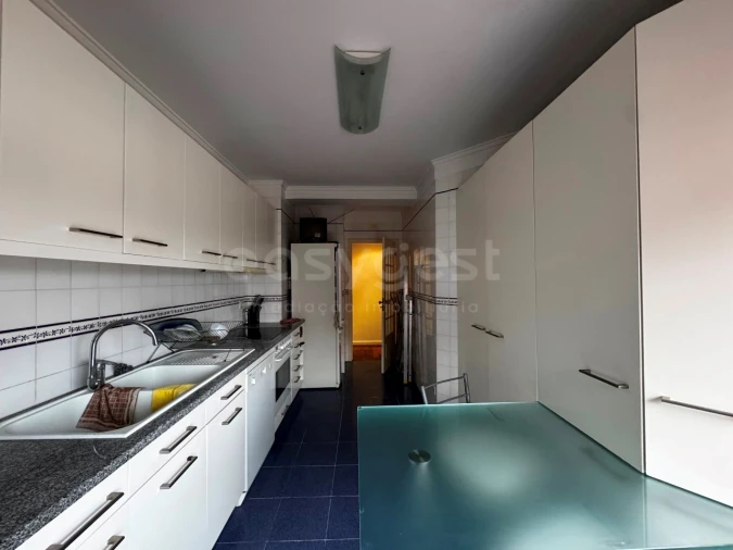 Apartamento T3 para Arrendamento em Santo Antonio dos Olivais Foto 11