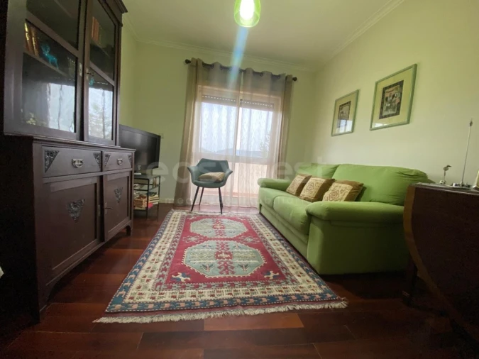 Apartamento T3 para Arrendamento em Santo Antonio dos Olivais Foto 15