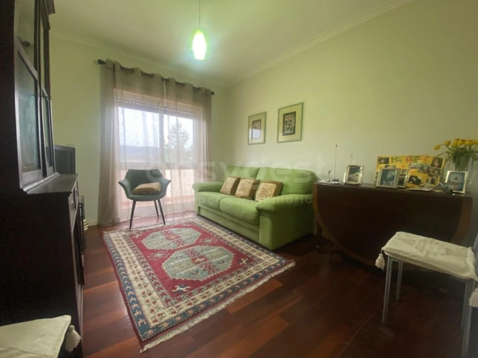 Apartamento T3 para Arrendamento em Santo Antonio dos Olivais Foto 16