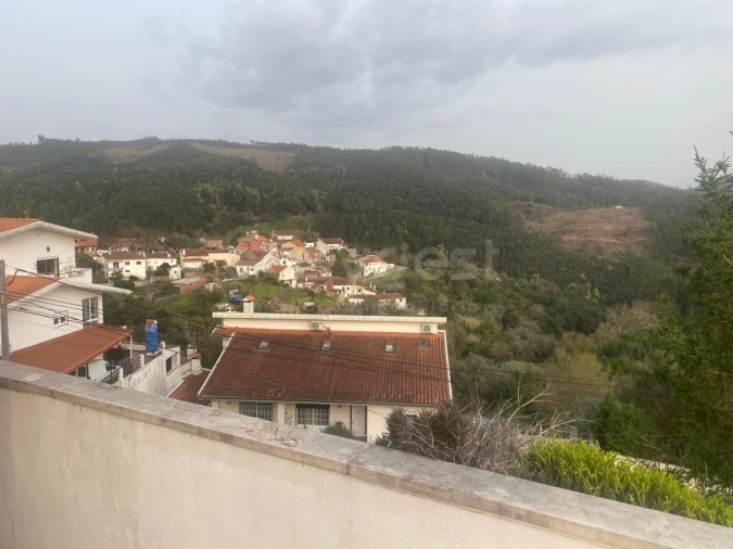 Apartamento T3 para Arrendamento em Santo Antonio dos Olivais Foto 20