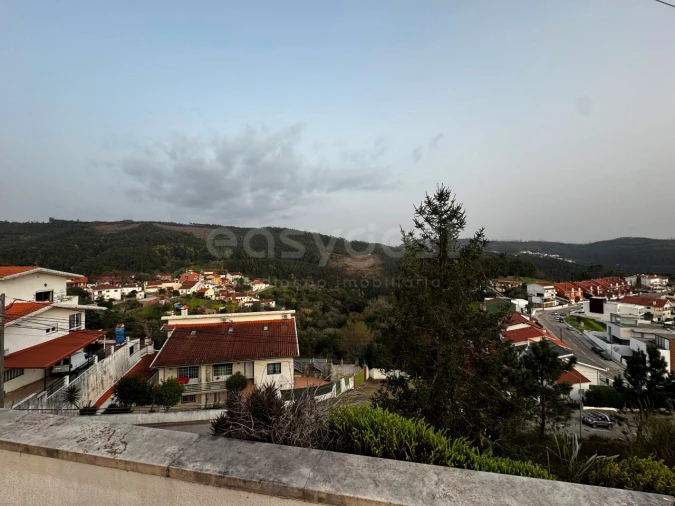 Apartamento T3 para Arrendamento em Santo Antonio dos Olivais Foto 21