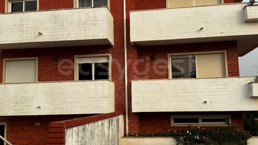 Apartamento T3 para Arrendamento em Santo Antonio dos Olivais