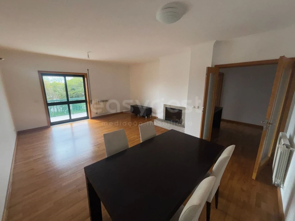 Apartamento T3 para Venda em Repeses e São Salvador Foto 1