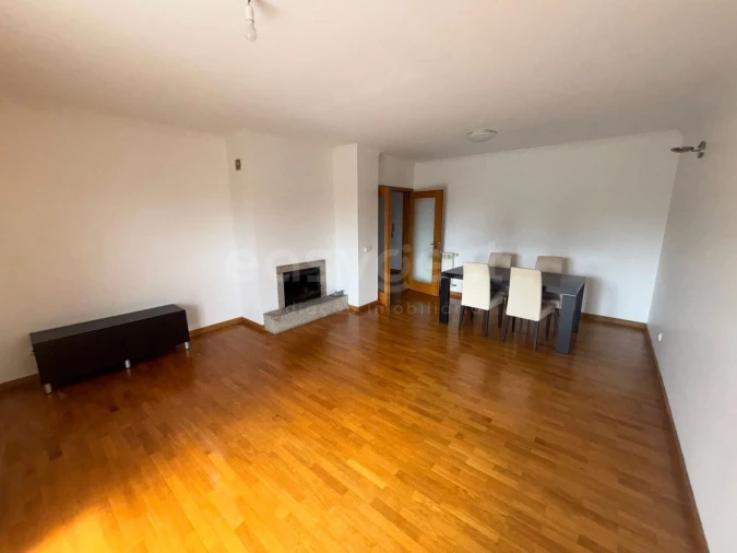 Apartamento T3 para Venda em Repeses e São Salvador Foto 2