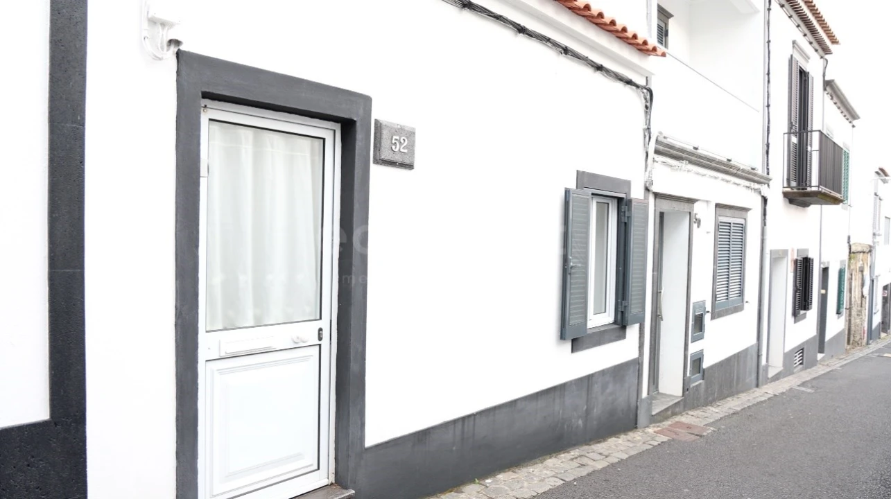 Moradia T1 para Venda em Ponta Delgada (São Pedro) Foto 1