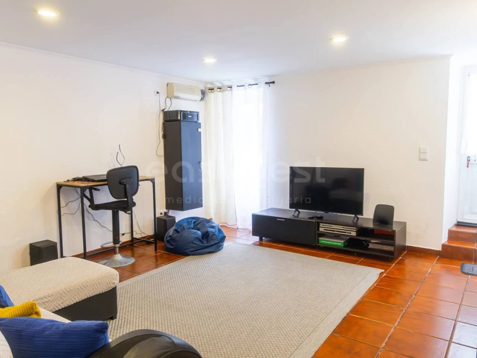 Moradia T1 para Venda em Ponta Delgada (São Pedro) Foto 3