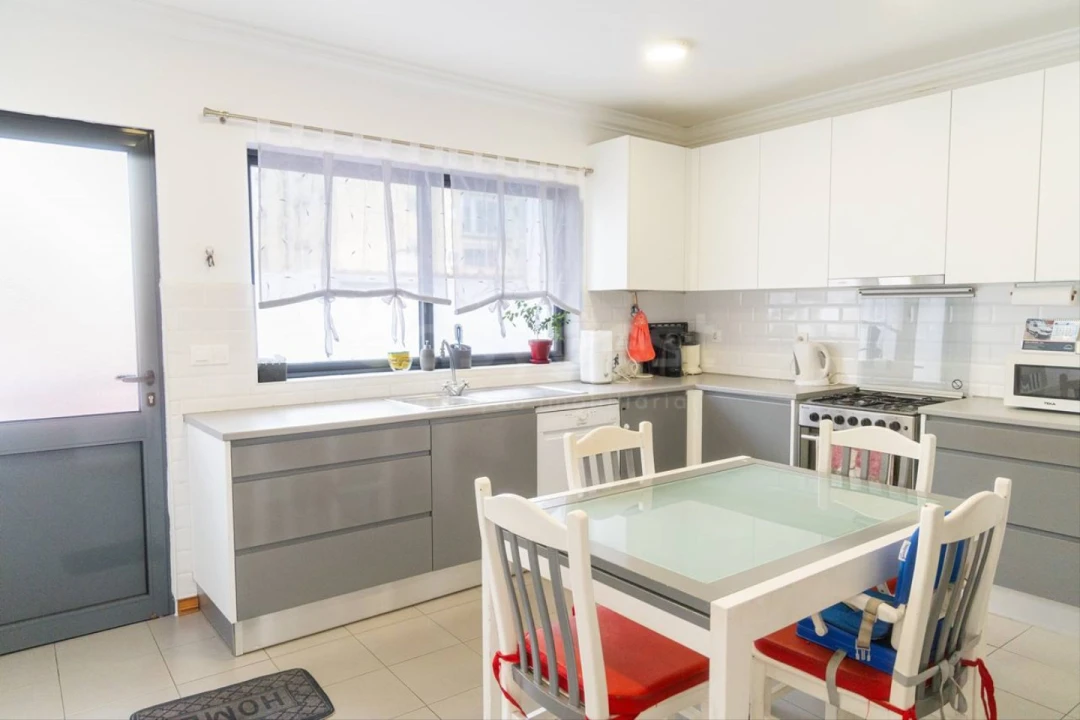 Moradia T1 para Venda em Ponta Delgada (São Pedro) Foto 7