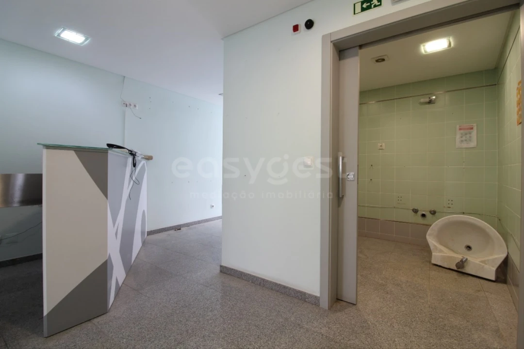 Apartamento T3 para Venda em Almada, Cova da Piedade, Pragal e Cacilhas Foto 10