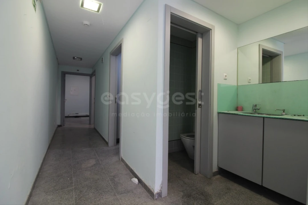 Apartamento T3 para Venda em Almada, Cova da Piedade, Pragal e Cacilhas Foto 21