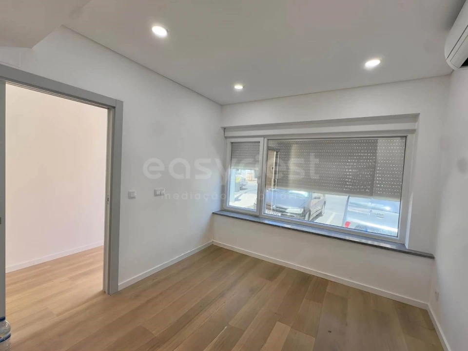Apartamento T3 para Venda em Almada, Cova da Piedade, Pragal e Cacilhas Foto 4