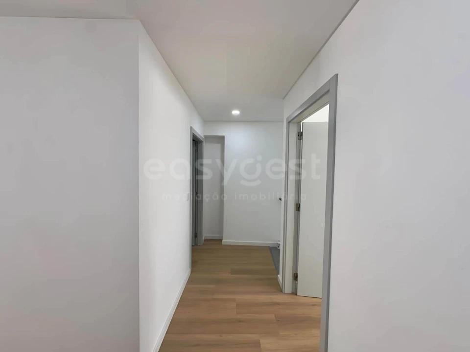 Apartamento T3 para Venda em Almada, Cova da Piedade, Pragal e Cacilhas Foto 6