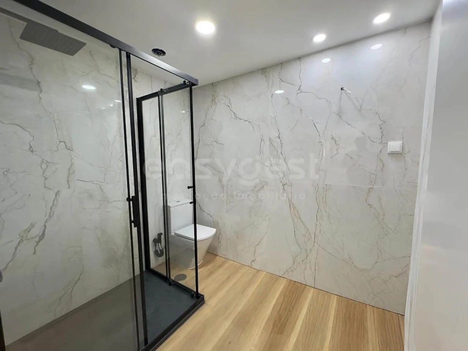 Apartamento T3 para Venda em Almada, Cova da Piedade, Pragal e Cacilhas Foto 10