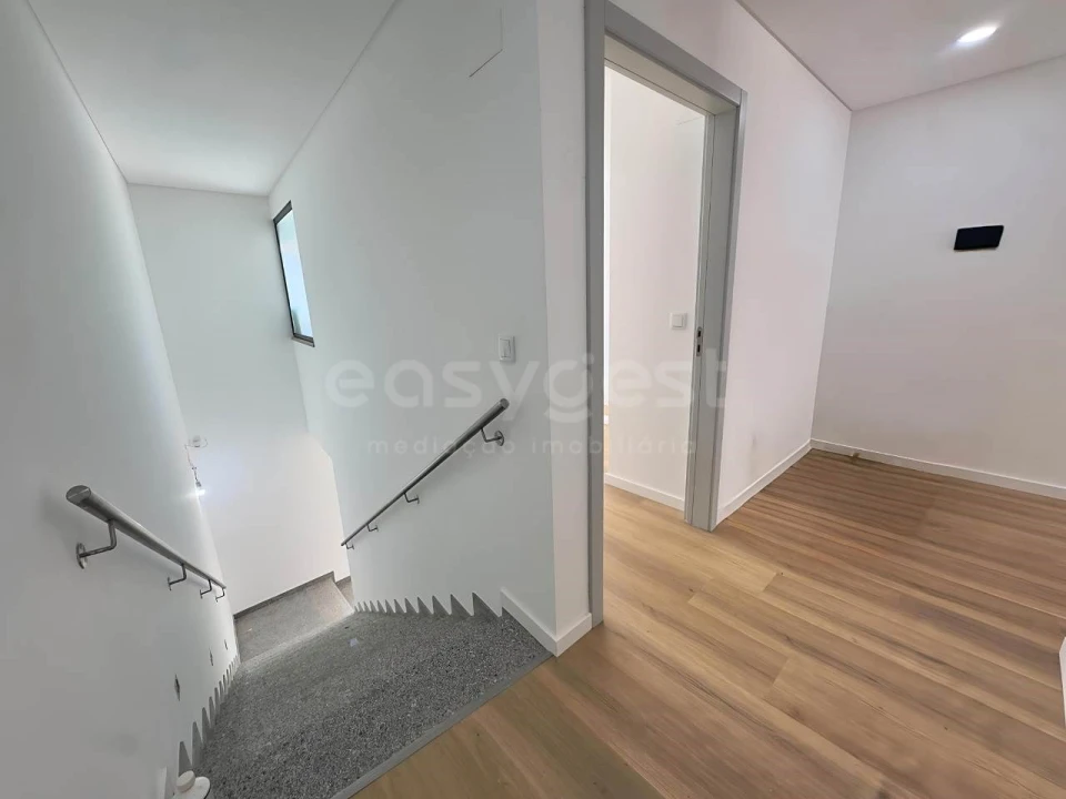Apartamento T3 para Venda em Almada, Cova da Piedade, Pragal e Cacilhas Foto 12