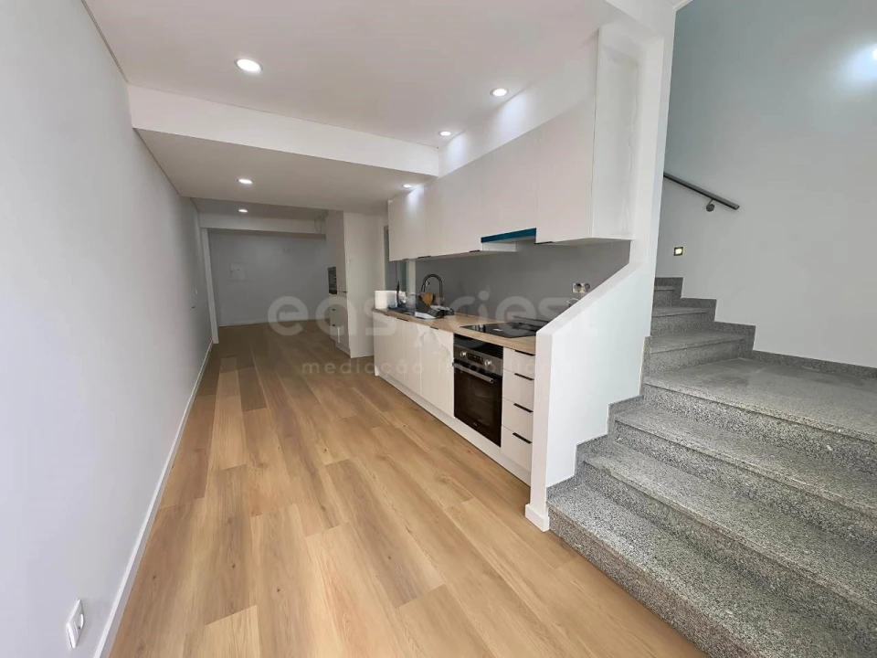 Apartamento T3 para Venda em Almada, Cova da Piedade, Pragal e Cacilhas Foto 14