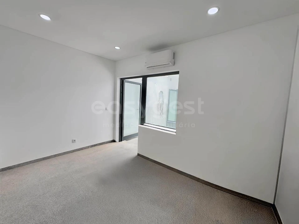 Apartamento T3 para Venda em Almada, Cova da Piedade, Pragal e Cacilhas Foto 23