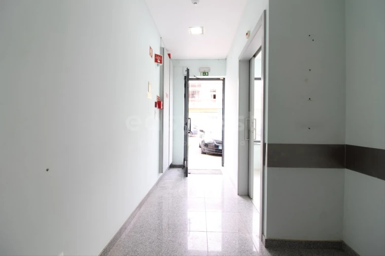 Apartamento T3 para Venda em Almada, Cova da Piedade, Pragal e Cacilhas Foto 4