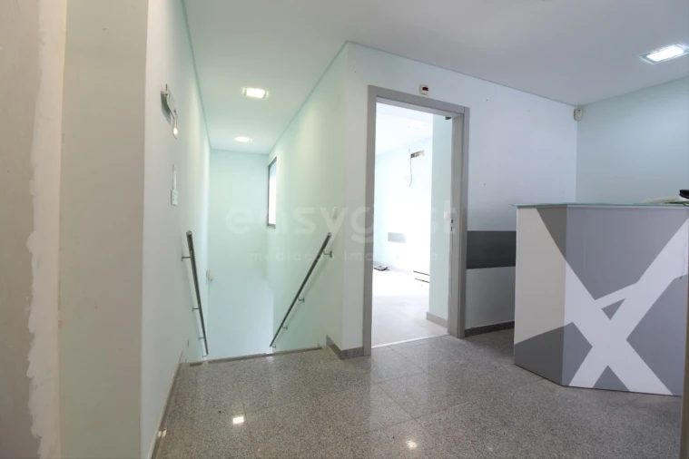 Apartamento T3 para Venda em Almada, Cova da Piedade, Pragal e Cacilhas Foto 12