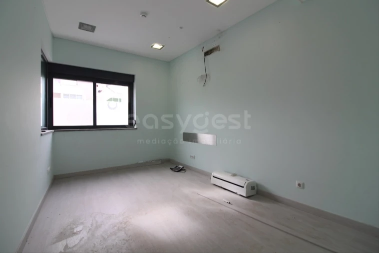 Apartamento T3 para Venda em Almada, Cova da Piedade, Pragal e Cacilhas Foto 13