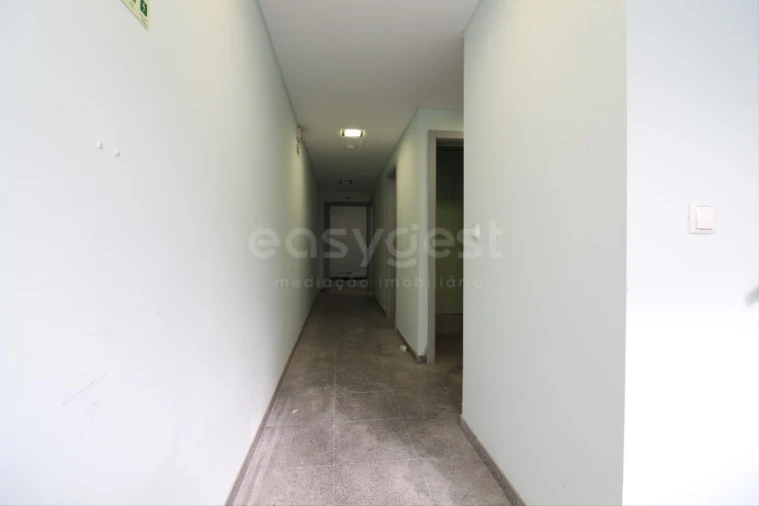 Apartamento T3 para Venda em Almada, Cova da Piedade, Pragal e Cacilhas Foto 20