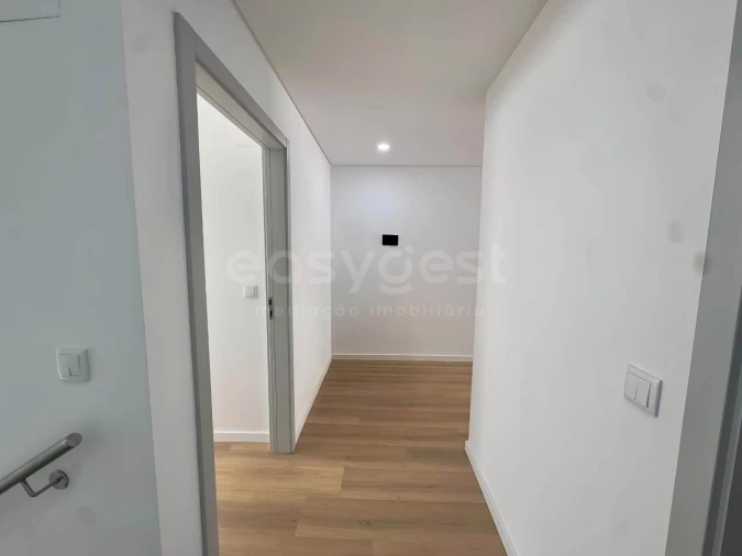 Apartamento T3 para Venda em Almada, Cova da Piedade, Pragal e Cacilhas Foto 9