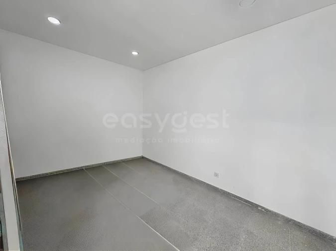 Apartamento T3 para Venda em Almada, Cova da Piedade, Pragal e Cacilhas Foto 22