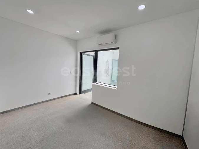 Apartamento T3 para Venda em Almada, Cova da Piedade, Pragal e Cacilhas Foto 23