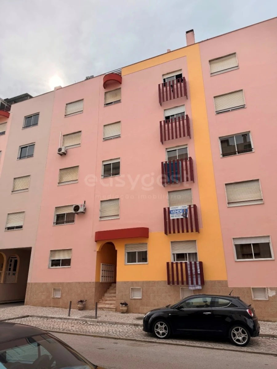 Apartamento T1 para Venda em Setubal (São Sebastião) Foto 1