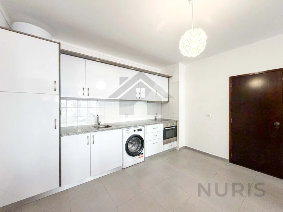 Apartamento T2 para Venda em Portimão Foto 5