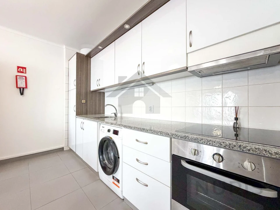 Apartamento T2 para Venda em Portimão Foto 7