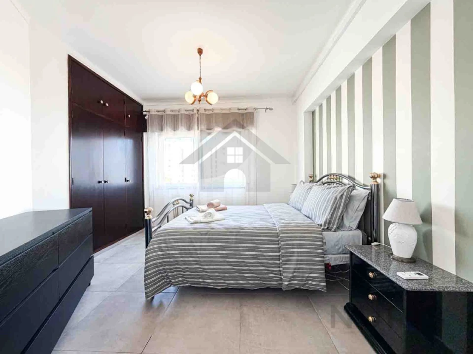 Apartamento T2 para Venda em Portimão Foto 16