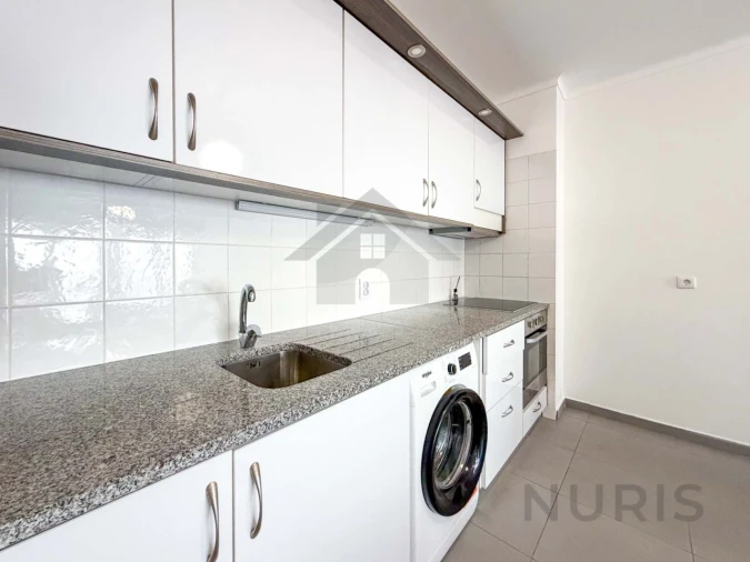 Apartamento T2 para Venda em Portimão Foto 6