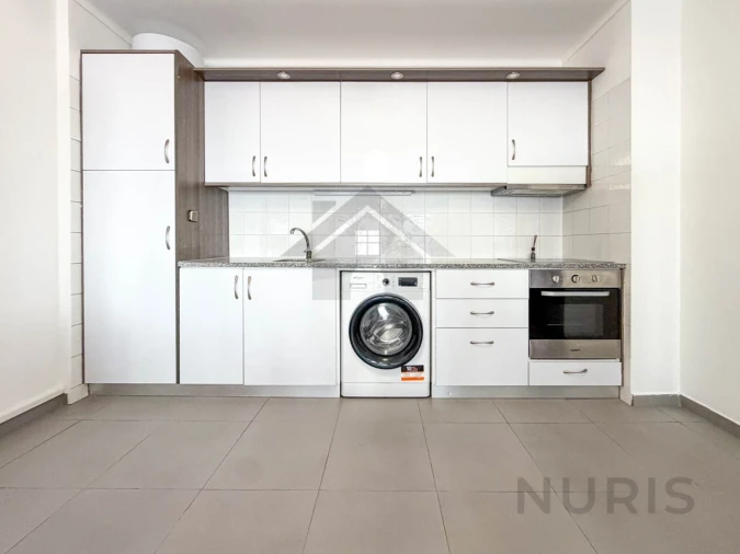 Apartamento T2 para Venda em Portimão Foto 8