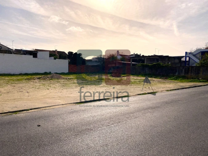 Terreno para Venda em Almeirim Foto 2