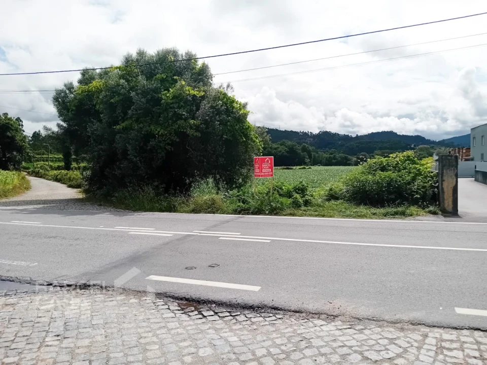 Terreno para Venda em Balugães Foto 1