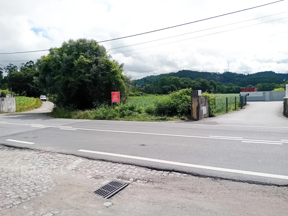 Terreno para Venda em Balugães Foto 3